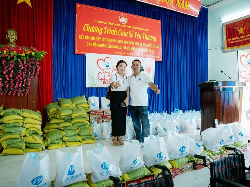 Hình ảnh cộng đồng người chơi Onbet đang ăn mừng chiến thắng